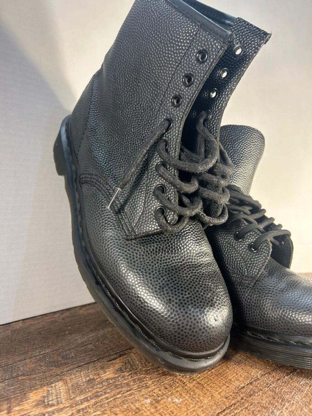 Dr. Martens 1460 Metallic Pebble Textured 8 Eye Leather Boots Women 10 Men 9